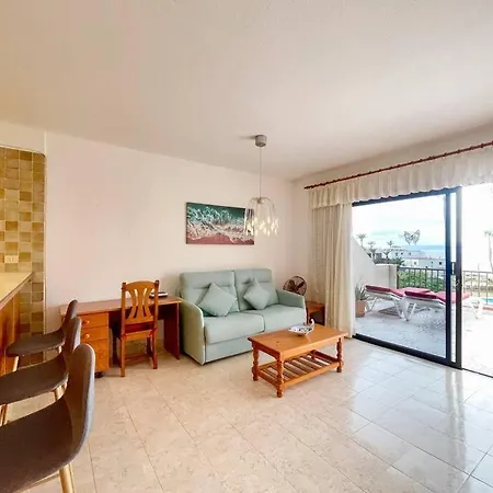 Calle Tamara 2-9 *